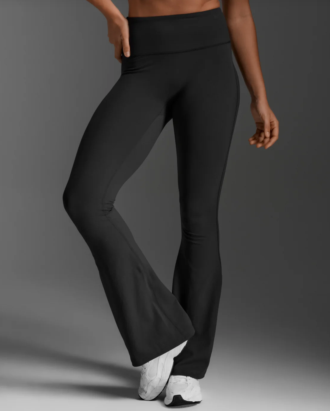 2XU Fluid Hi-Rise Flare Pant